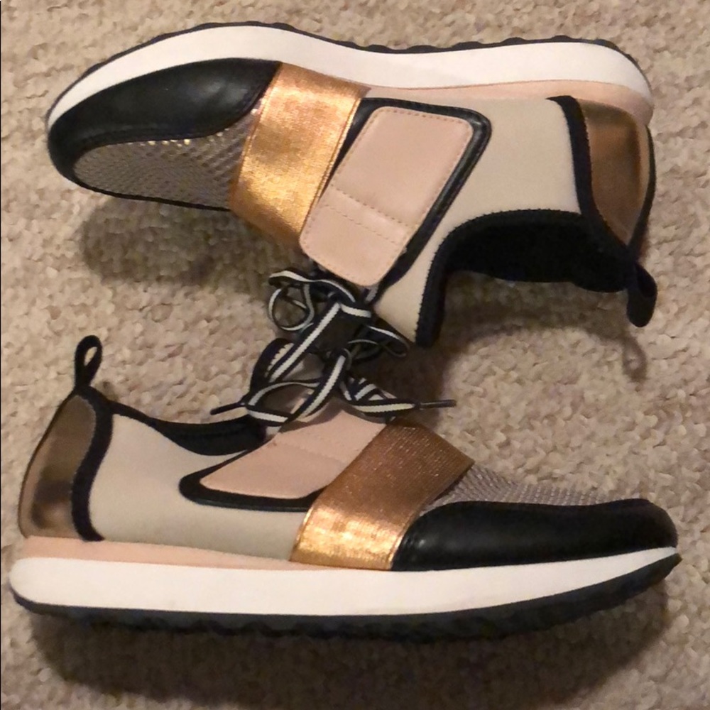 size 8 athletic shoes super cute like new